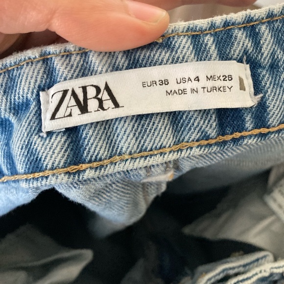 Zara Distressed Light Blue Jeans Sz 4 - Picture 5 of 5